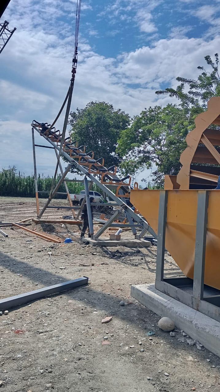 Montaje de zaranda y transportador