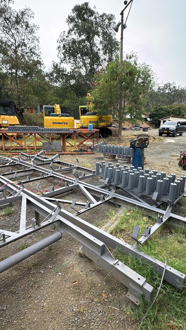 Maquinaria pesada en cantera