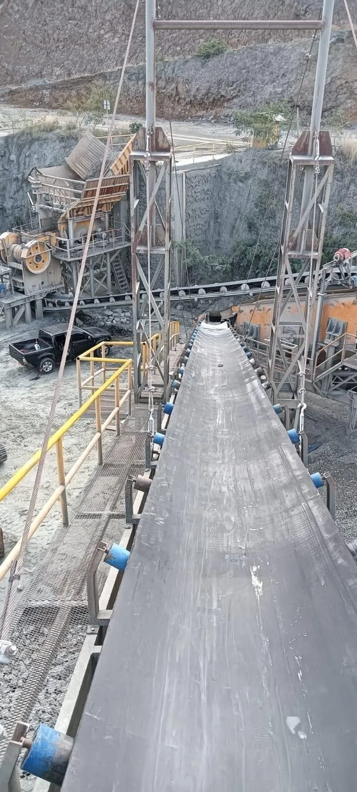 Banda transportadora instalada en planta de cantera