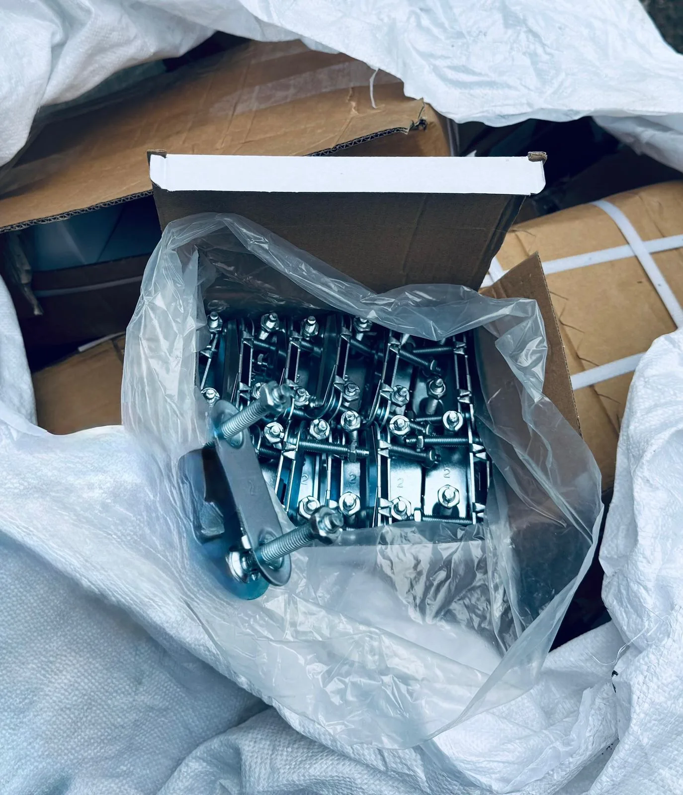 Grapas/clips de empalme mecánico